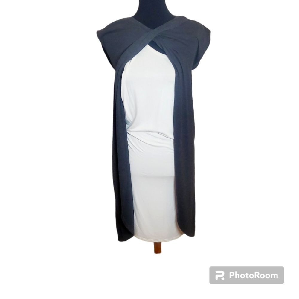 Mom & Co Heather gray and white short sleeve maternity nursing dress